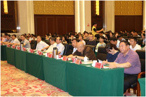 食品行業(yè)齊聚一堂，共商食安大計——第四屆自治區(qū)食品安全論壇在呼和浩特召開